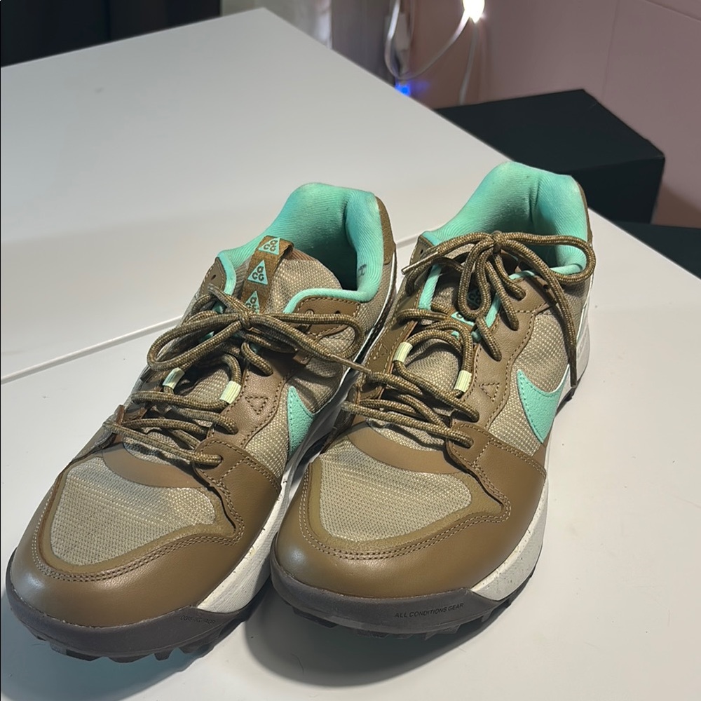 Nike ACG Tan and Mint Athletic Shoes